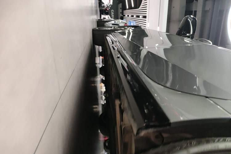 Used BMW 2 Series 2021 225i 4-Door Coupe M Sport Package Left Side Sill