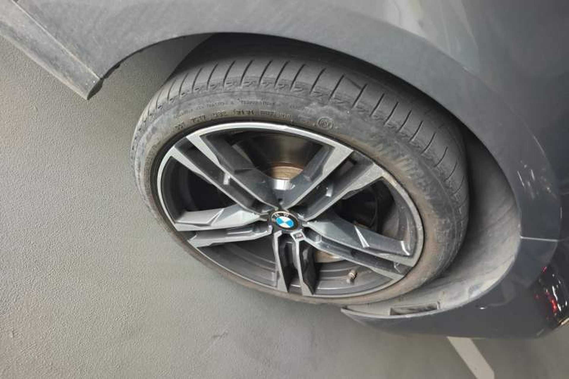 Used BMW 2 Series 2021 225i 4-Door Coupe M Sport Package Right Front Wheel Hub