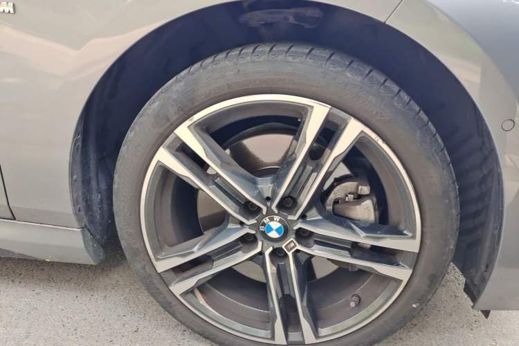 Used BMW 2 Series 2021 225i 4-Door Coupe M Sport Package Right Front Wheel Hub