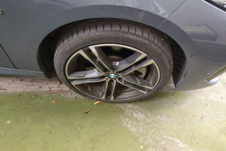 Used BMW 2 Series 2021 225i Four-Door Coupe M Sport Night Edition Right Front Wheel Hub