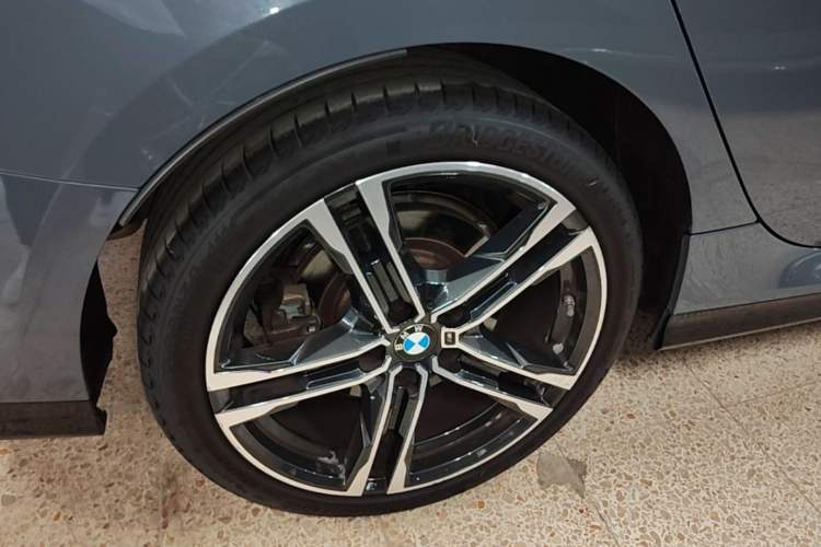 Used BMW 2 Series 2021 225i Four-Door Coupe M Sport Night Edition Right Rear Wheel Hub