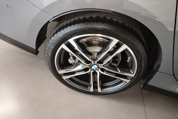 Used BMW 2 Series 2021 225i 4-Door Coupe M Sport Package Right Rear Wheel Hub