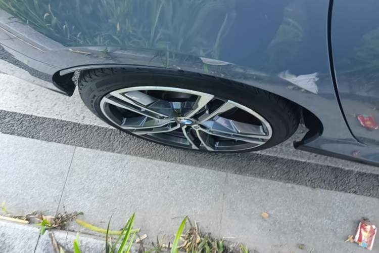 Used BMW 2 Series 2021 225i Four-Door Coupe M Sport Night Edition Right Rear Wheel Hub