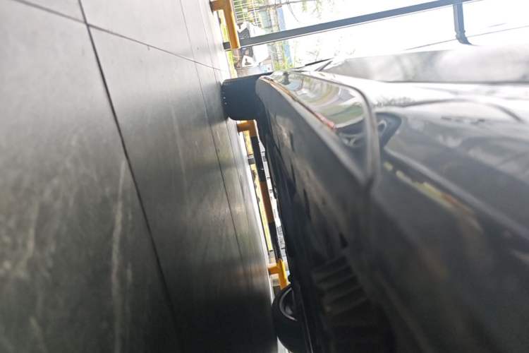 Used BMW 2 Series 2021 225i 4-Door Coupe M Sport Package Right Side Sill