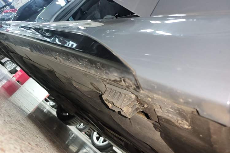 Used BMW 2 Series 2021 225i Four-Door Coupe M Sport Night Edition Right Side Sill