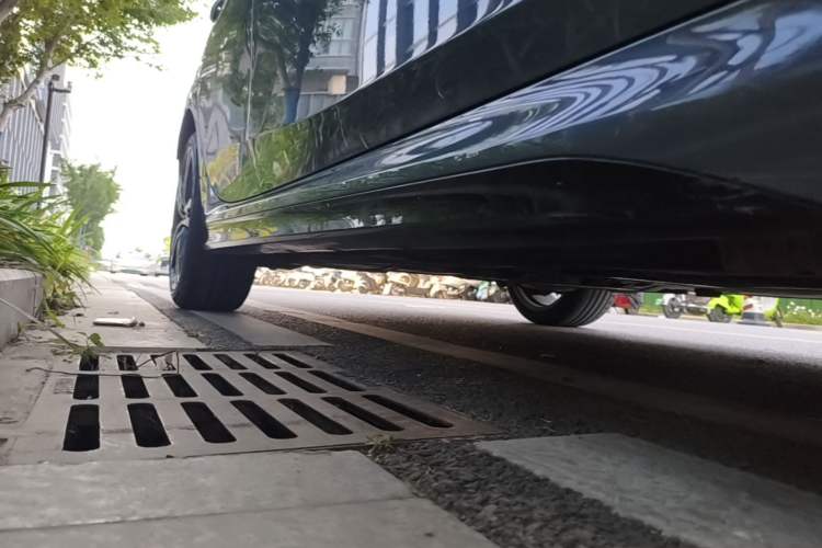 Used BMW 2 Series 2021 225i Four-Door Coupe M Sport Night Edition Right Side Sill