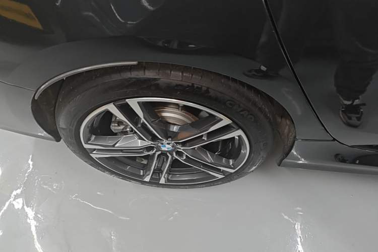 Used BMW 2 Series 2021 225i 4-Door Coupe M Sport Package Right Rear Wheel Hub