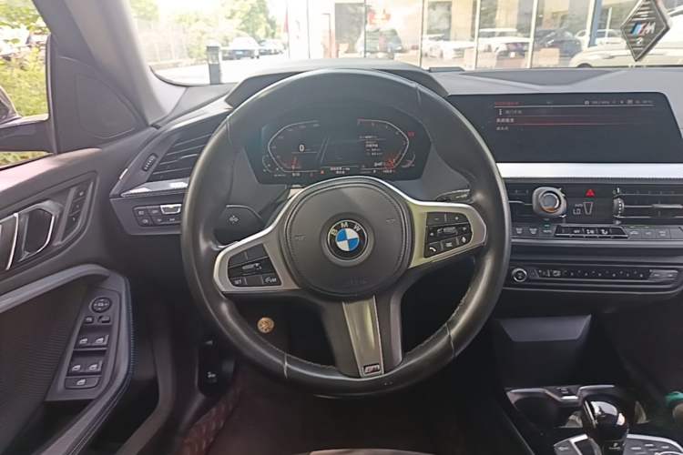 Used BMW 2 Series 2021 225i Four-Door Coupe M Sport Night Edition Steering Wheel