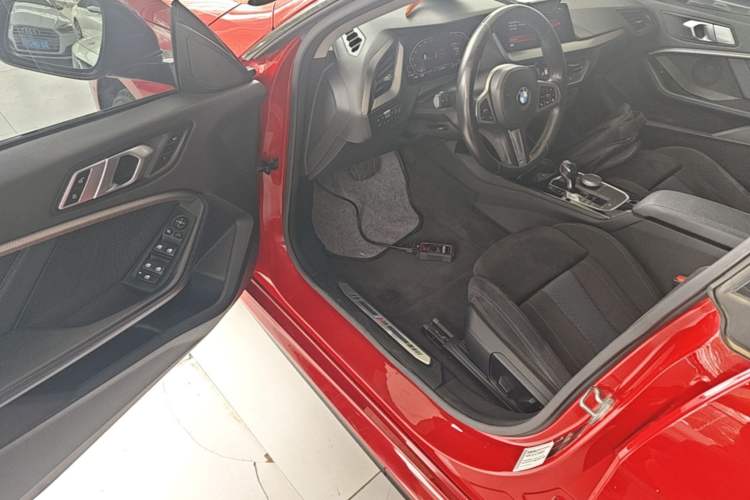 Used BMW 2 Series 2021 225i Four-Door Coupe M Sport Night Edition Driver Seat