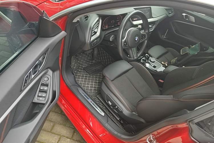 Used BMW 2 Series 2021 225i 4-Door Coupe M Sport Package Driver Seat