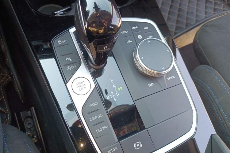 Used BMW 2 Series 2021 225i Four-Door Coupe M Sport Night Edition Gear Lever