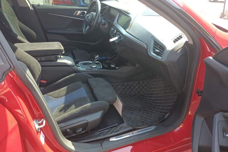 Used BMW 2 Series 2021 225i Four-Door Coupe M Sport Night Edition Right Front Seat