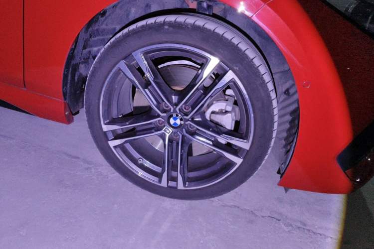 Used BMW 2 Series 2021 225i Four-Door Coupe M Sport Night Edition Right Front Wheel Hub