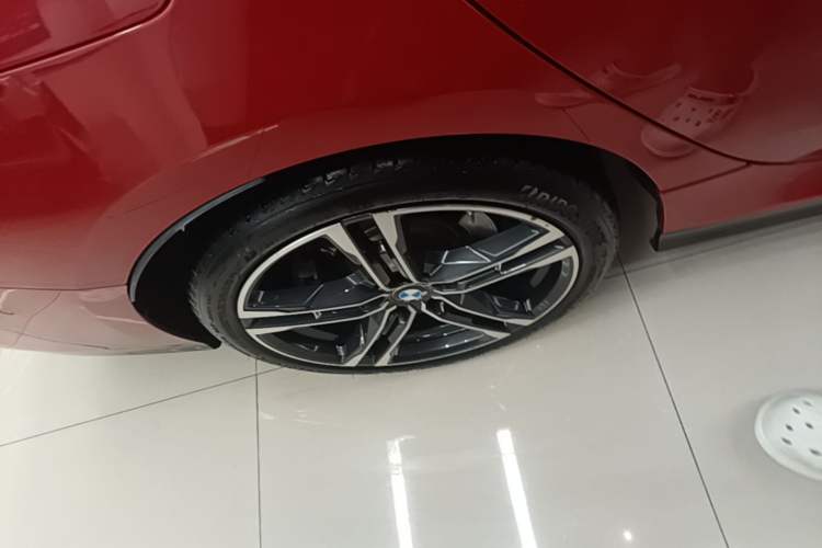 Used BMW 2 Series 2021 225i 4-Door Coupe M Sport Package Right Rear Wheel Hub