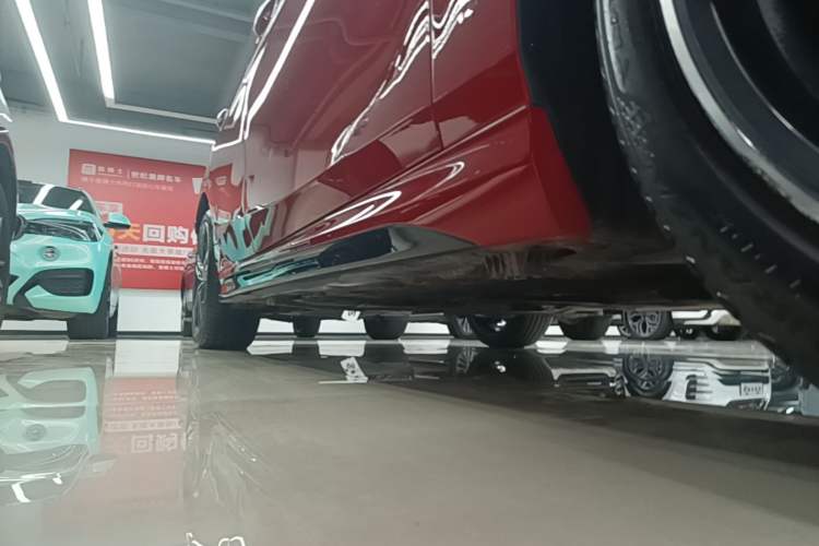 Used BMW 2 Series 2021 225i 4-Door Coupe M Sport Package Right Side Sill