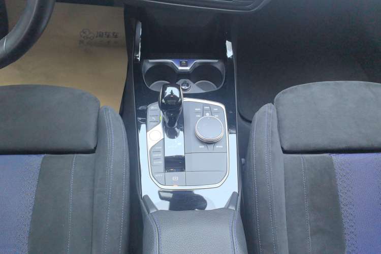 Used BMW 2 Series 2021 225i Four-Door Coupe M Sport Night Edition Gear Lever