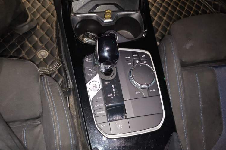 Used BMW 2 Series 2021 225i Four-Door Coupe M Sport Night Edition Gear Lever