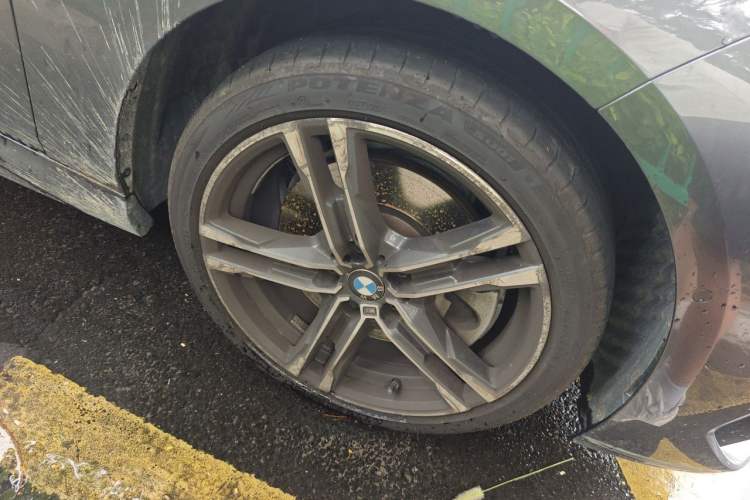 Used BMW 2 Series 2021 225i 4-Door Coupe M Sport Package Right Front Wheel Hub