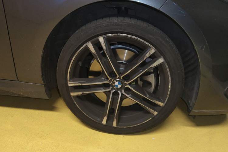 Used BMW 2 Series 2021 225i 4-Door Coupe M Sport Package Right Front Wheel Hub