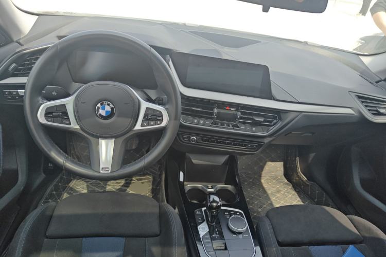 Used BMW 2 Series 2021 225i Four-Door Coupe M Sport Night Edition Center Console