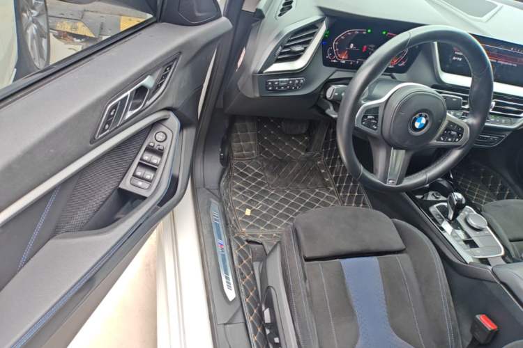 Used BMW 2 Series 2021 225i Four-Door Coupe M Sport Night Edition Driver Seat