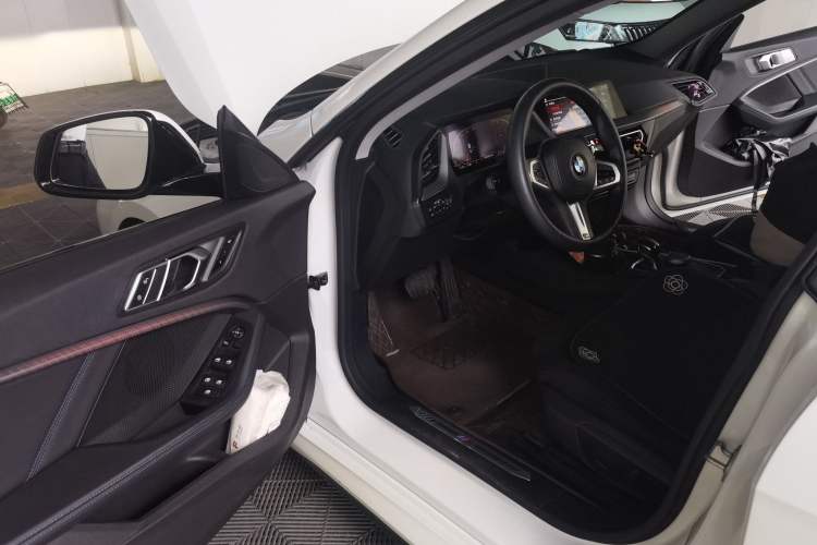 Used BMW 2 Series 2021 225i Four-Door Coupe M Sport Night Edition Driver Seat