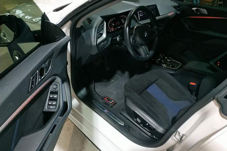 Used BMW 2 Series 2021 225i Four-Door Coupe M Sport Night Edition Driver Seat