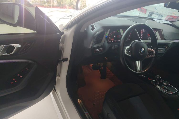 Used BMW 2 Series 2021 225i Four-Door Coupe M Sport Night Edition Driver Seat