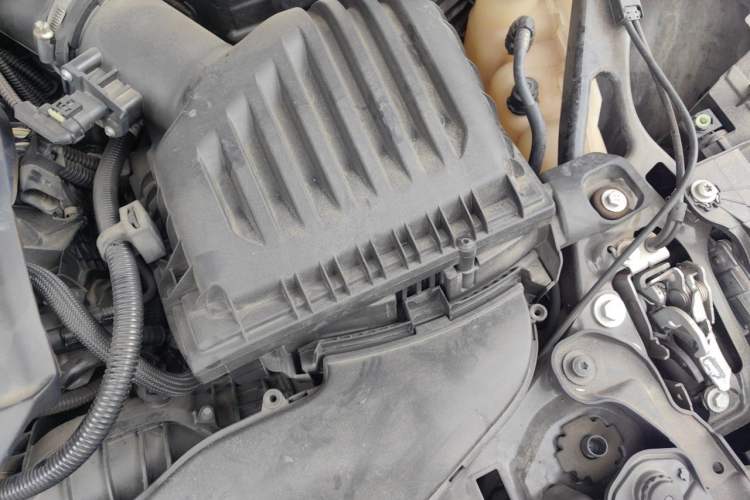 Used BMW 2 Series 2021 225i 4-Door Coupe M Sport Package Engine Bay Left
