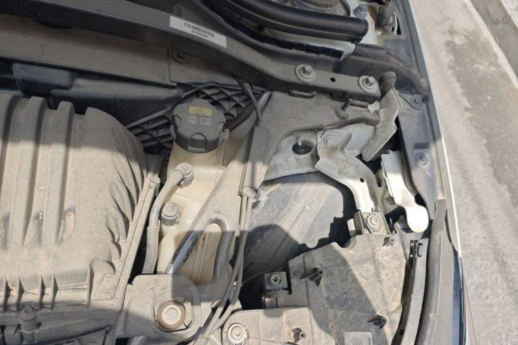 Used BMW 2 Series 2021 225i Four-Door Coupe M Sport Night Edition Engine Bay Left