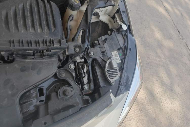 Used BMW 2 Series 2021 225i Four-Door Coupe M Sport Night Edition Engine Bay Left
