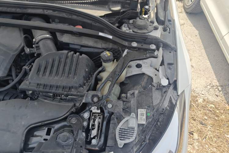 Used BMW 2 Series 2021 225i Four-Door Coupe M Sport Night Edition Engine Bay Left