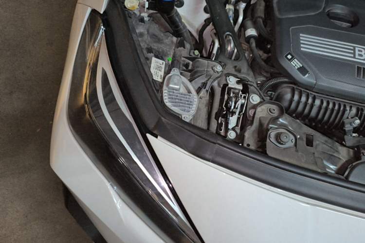Used BMW 2 Series 2021 225i 4-Door Coupe M Sport Package Engine Bay Right