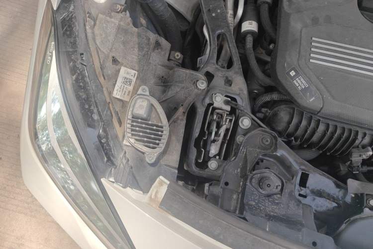 Used BMW 2 Series 2021 225i Four-Door Coupe M Sport Night Edition Engine Bay Right