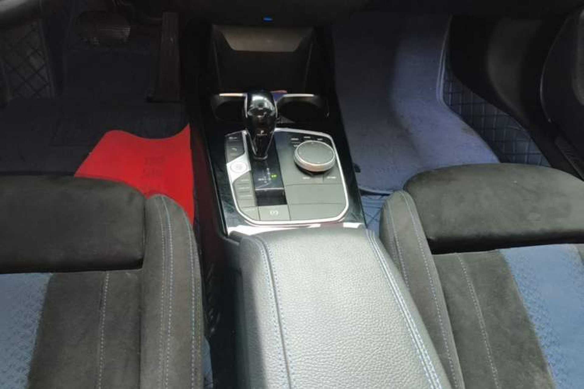 Used BMW 2 Series 2021 225i Four-Door Coupe M Sport Night Edition Gear Lever
