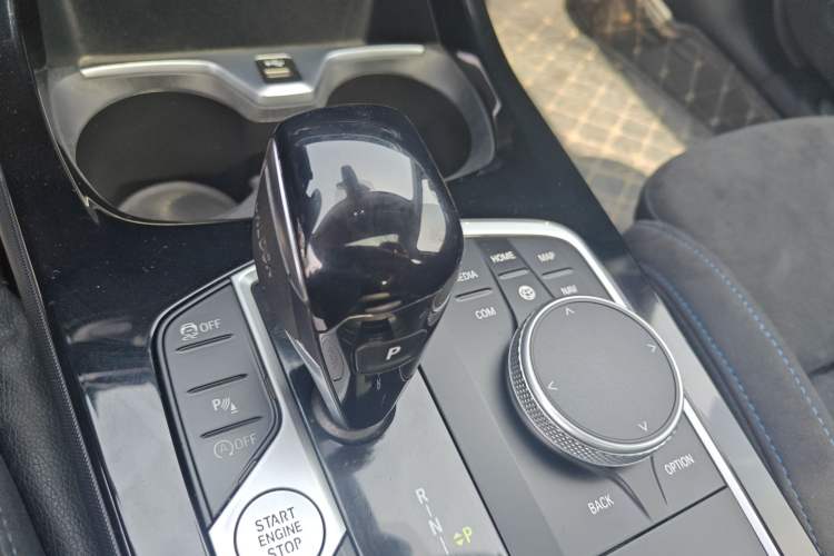 Used BMW 2 Series 2021 225i Four-Door Coupe M Sport Night Edition Gear Lever