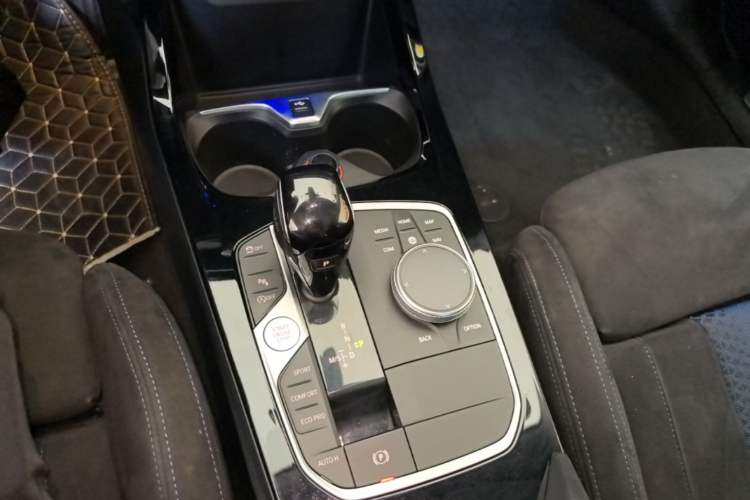 Used BMW 2 Series 2021 225i Four-Door Coupe M Sport Night Edition Gear Lever