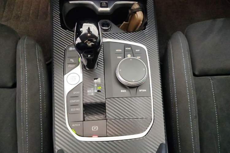 Used BMW 2 Series 2021 225i Four-Door Coupe M Sport Night Edition Gear Lever