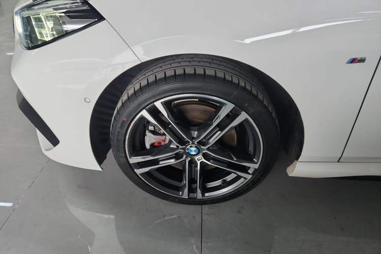 Used BMW 2 Series 2021 225i 4-Door Coupe M Sport Package Left Front Wheel Hub