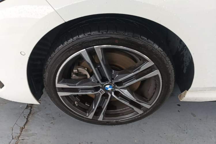 Used BMW 2 Series 2021 225i 4-Door Coupe M Sport Package Left Front Wheel Hub