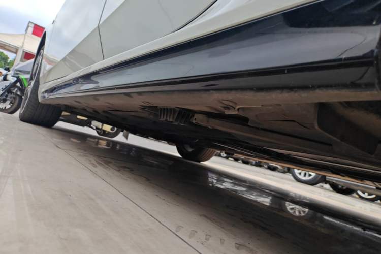Used BMW 2 Series 2021 225i Four-Door Coupe M Sport Night Edition Left Side Sill