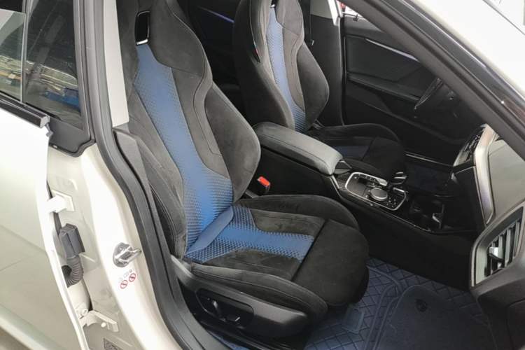 Used BMW 2 Series 2021 225i Four-Door Coupe M Sport Night Edition Right Front Seat