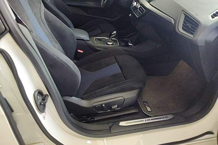 Used BMW 2 Series 2021 225i Four-Door Coupe M Sport Night Edition Right Front Seat