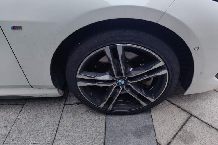 Used BMW 2 Series 2021 225i 4-Door Coupe M Sport Package Right Front Wheel Hub