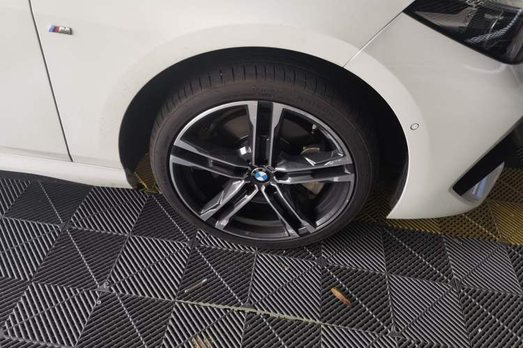 Used BMW 2 Series 2021 225i Four-Door Coupe M Sport Night Edition Right Front Wheel Hub