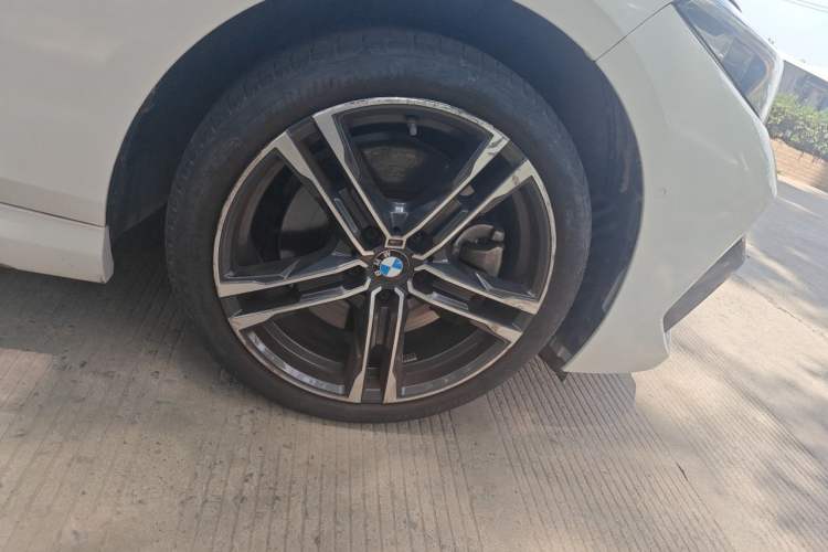 Used BMW 2 Series 2021 225i Four-Door Coupe M Sport Night Edition Right Front Wheel Hub