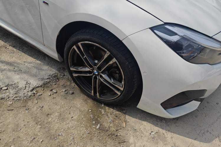 Used BMW 2 Series 2021 225i Four-Door Coupe M Sport Night Edition Right Front Wheel Hub