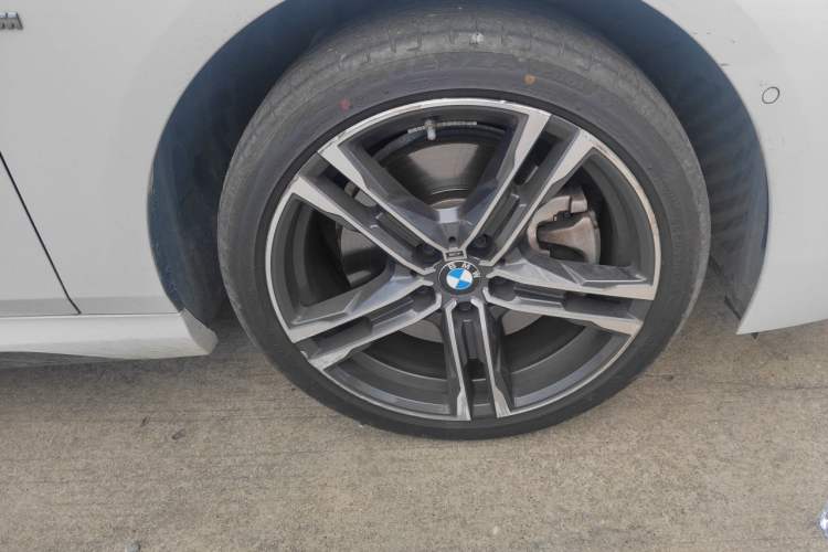 Used BMW 2 Series 2021 225i Four-Door Coupe M Sport Night Edition Right Front Wheel Hub