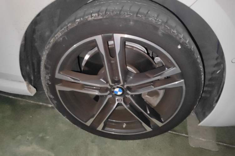 Used BMW 2 Series 2021 225i 4-Door Coupe M Sport Package Right Front Wheel Hub