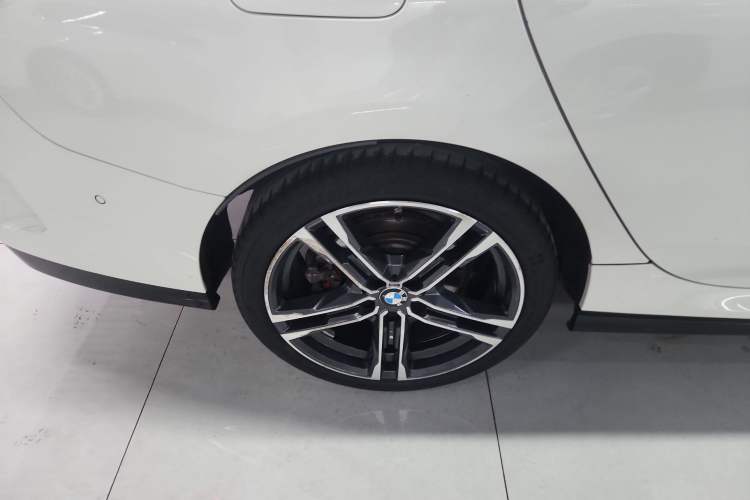 Used BMW 2 Series 2021 225i 4-Door Coupe M Sport Package Right Rear Wheel Hub